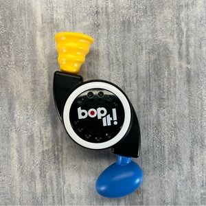 Bop It!  Mini C-290B  Handheld Reflex Game 1-2 Players Black Hasbro 2014 Tested